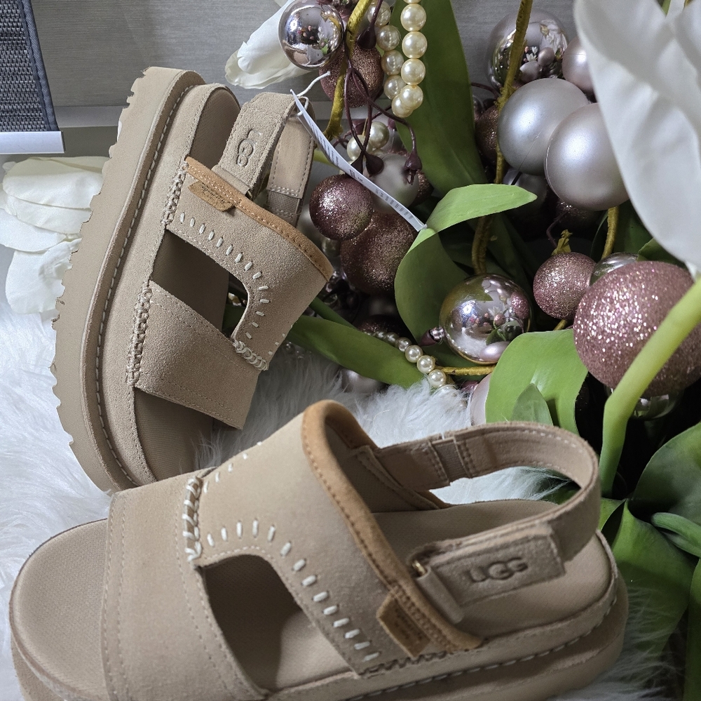 Ugg Goldenstar Regenerate  womens Sandal in sand size7.5 New - Picture 2 of 6